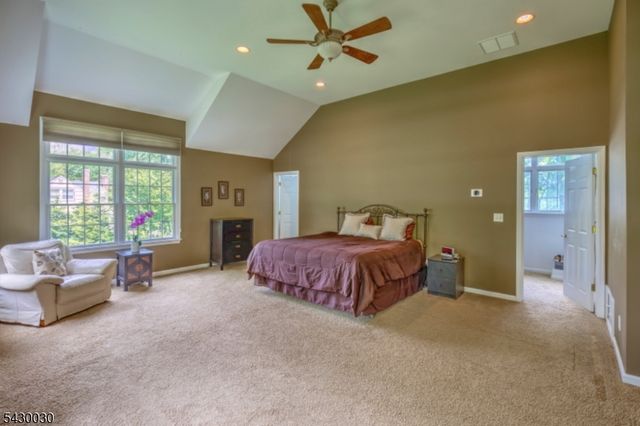 77 Riverside Dr, Bernards Twp., NJ 07920