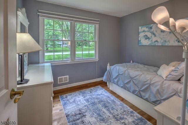 77 Riverside Dr, Bernards Twp., NJ 07920