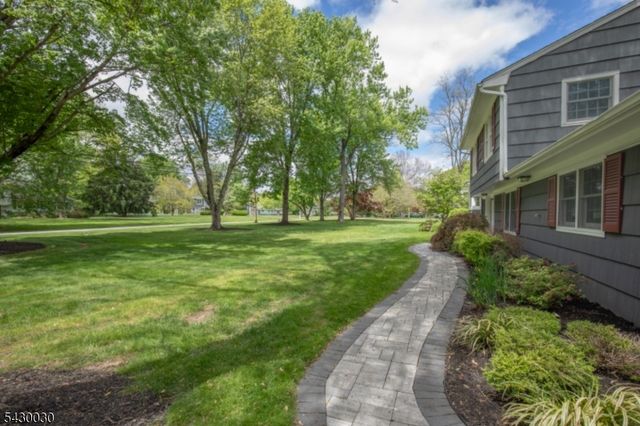 77 Riverside Dr, Bernards Twp., NJ 07920