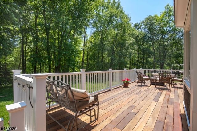 77 Riverside Dr, Bernards Twp., NJ 07920