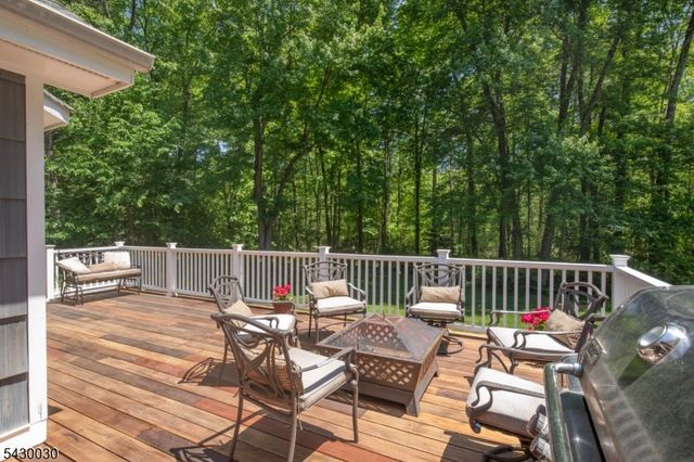 77 Riverside Dr, Bernards Twp., NJ 07920