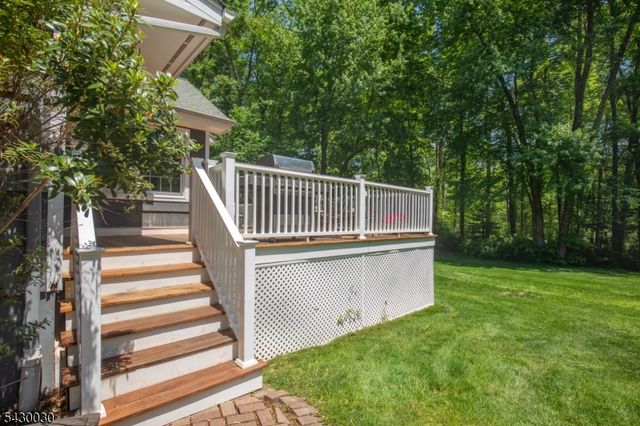 77 Riverside Dr, Bernards Twp., NJ 07920