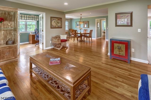 77 Riverside Dr, Bernards Twp., NJ 07920
