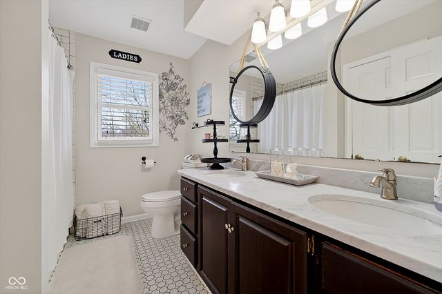 208 Surrey Hill, Noblesville, IN 46062