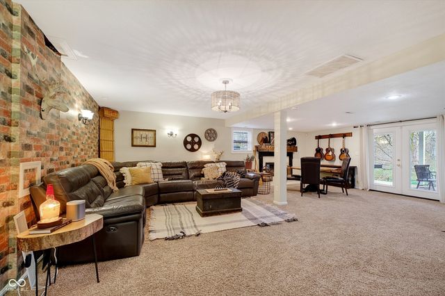 208 Surrey Hill, Noblesville, IN 46062