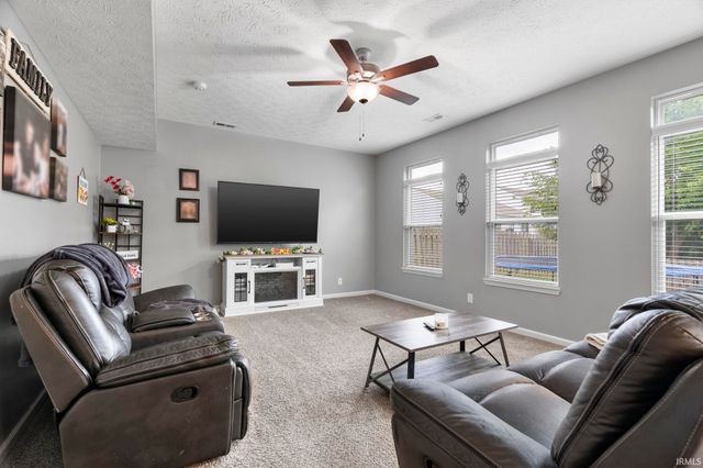 160 Wadsworth Court, Lafayette, IN 47905