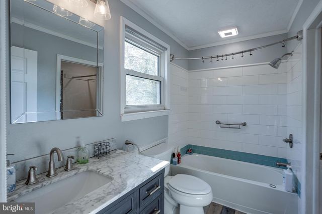 174 SCHOOLHOUSE LN, Mount Laurel, NJ 08054