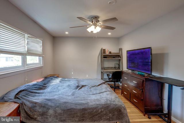 174 SCHOOLHOUSE LN, Mount Laurel, NJ 08054