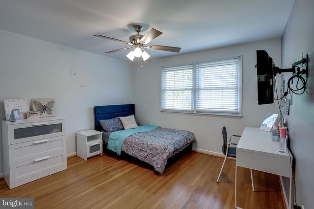 174 SCHOOLHOUSE LN, Mount Laurel, NJ 08054