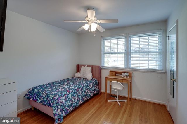 174 SCHOOLHOUSE LN, Mount Laurel, NJ 08054
