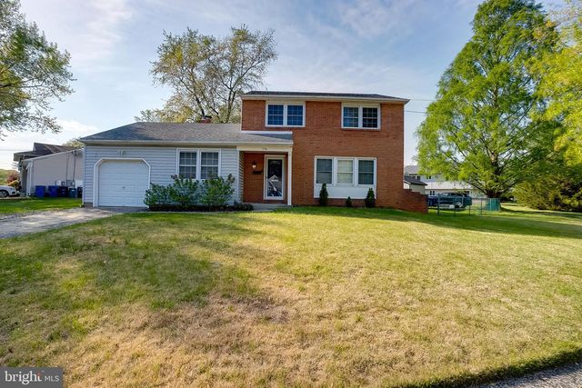174 SCHOOLHOUSE LN, Mount Laurel, NJ 08054