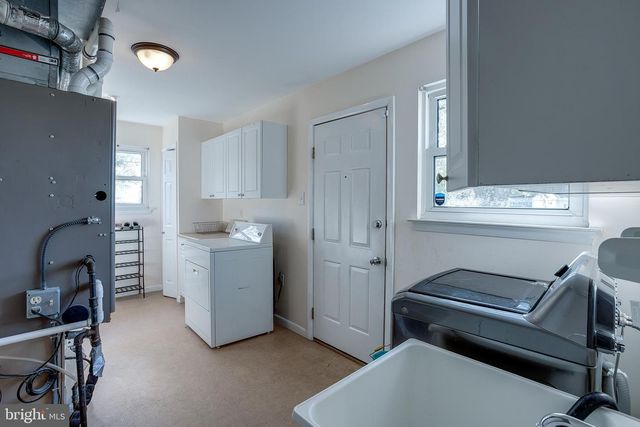 174 SCHOOLHOUSE LN, Mount Laurel, NJ 08054