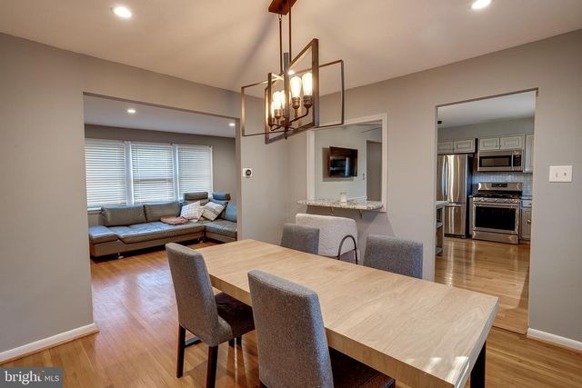 174 SCHOOLHOUSE LN, Mount Laurel, NJ 08054