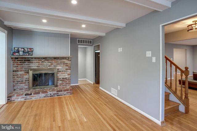 174 SCHOOLHOUSE LN, Mount Laurel, NJ 08054