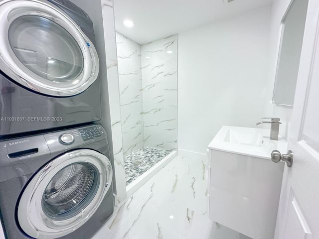 4000 SW 28th St, West Park, FL 33023