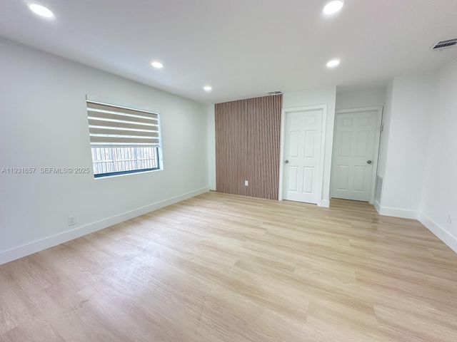 4000 SW 28th St, West Park, FL 33023