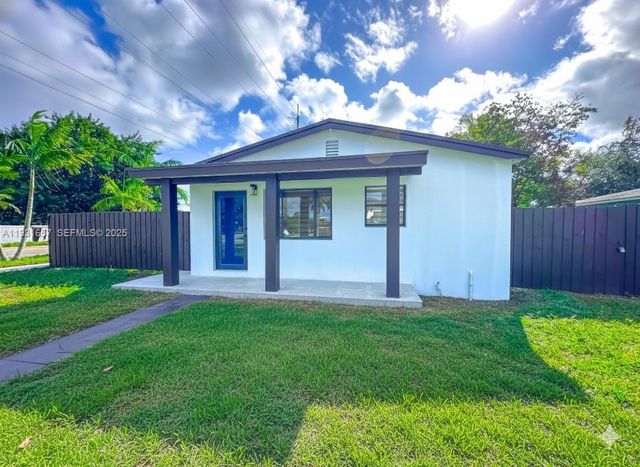 4000 SW 28th St, West Park, FL 33023