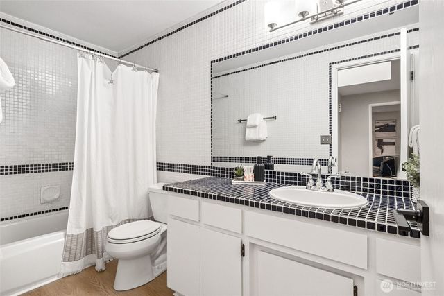 26055 SE 152 Street, Issaquah, WA 98027