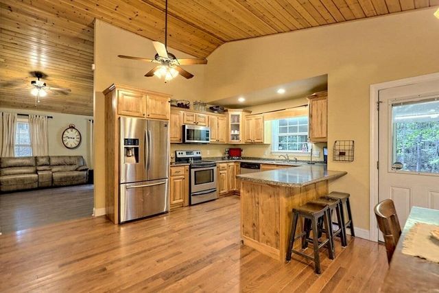 55 Rolling Oaks Road, Murphy, NC 28906