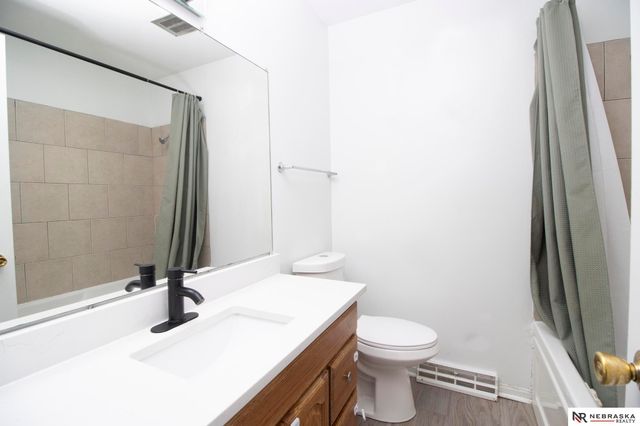 6634 Curtis Avenue, Omaha, NE 68104