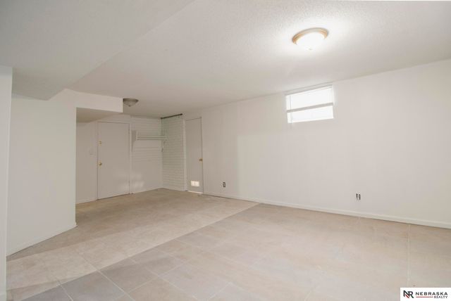 6634 Curtis Avenue, Omaha, NE 68104