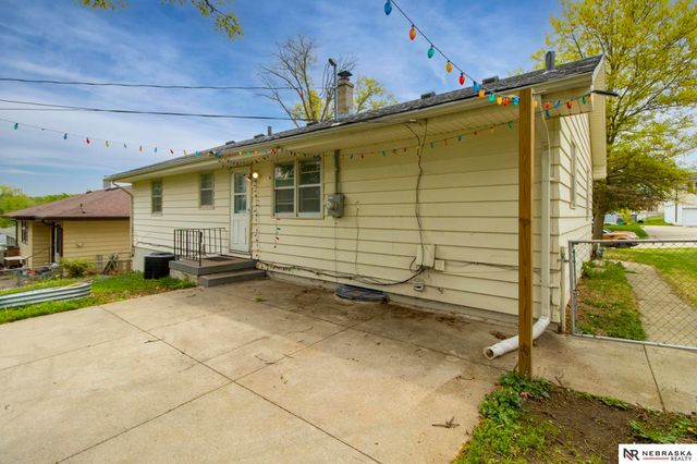 6634 Curtis Avenue, Omaha, NE 68104