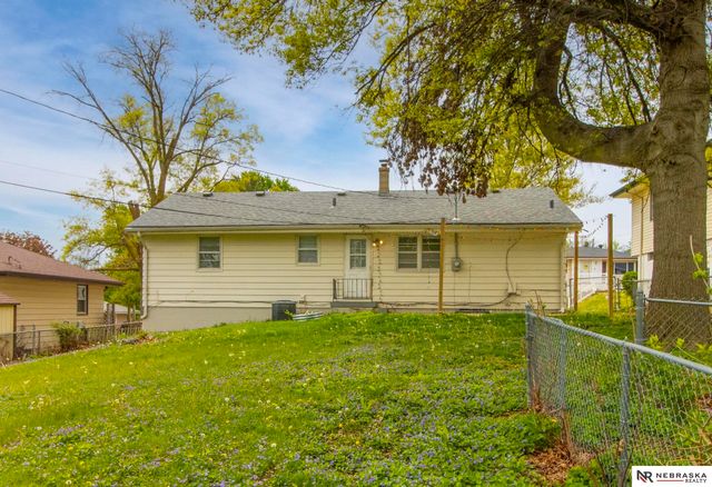 6634 Curtis Avenue, Omaha, NE 68104