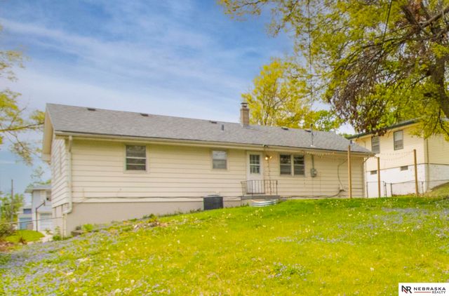6634 Curtis Avenue, Omaha, NE 68104