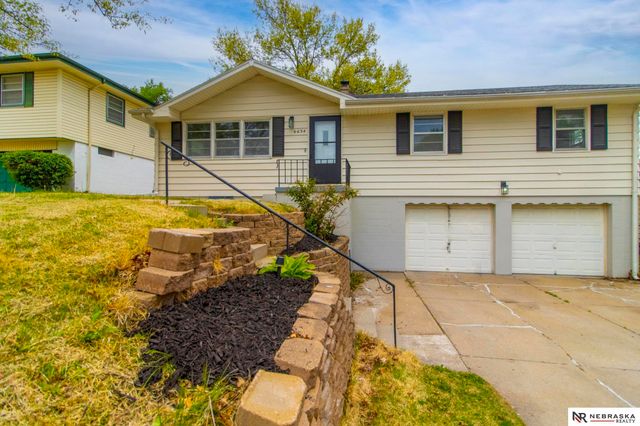 6634 Curtis Avenue, Omaha, NE 68104