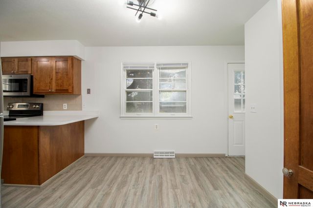 6634 Curtis Avenue, Omaha, NE 68104