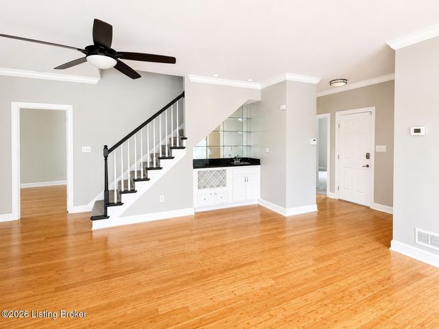 1118 Silvercrest Ln, Louisville, KY 40223