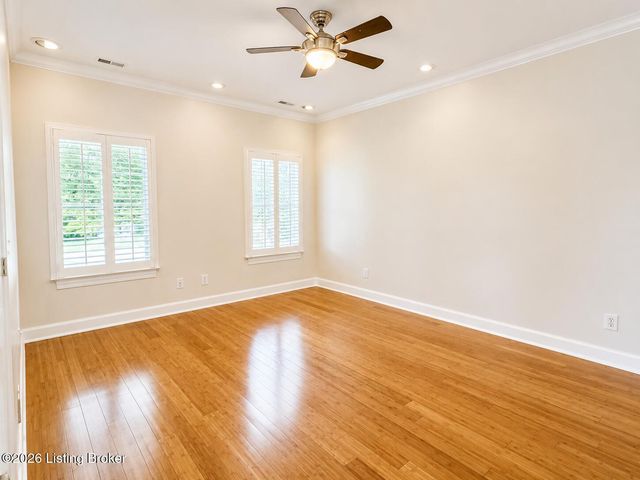 1118 Silvercrest Ln, Louisville, KY 40223