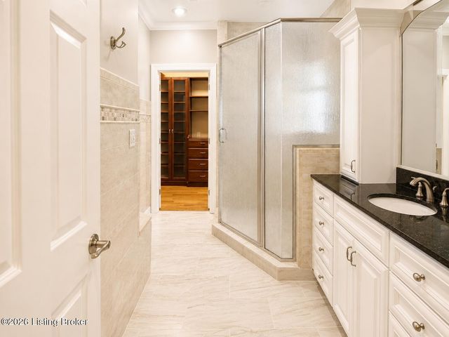 1118 Silvercrest Ln, Louisville, KY 40223