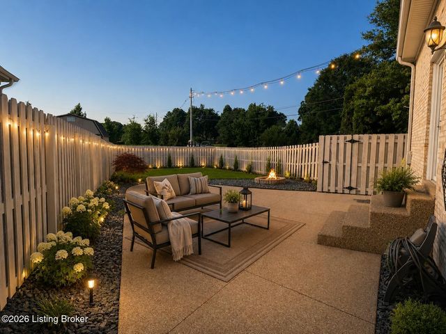 1118 Silvercrest Ln, Louisville, KY 40223