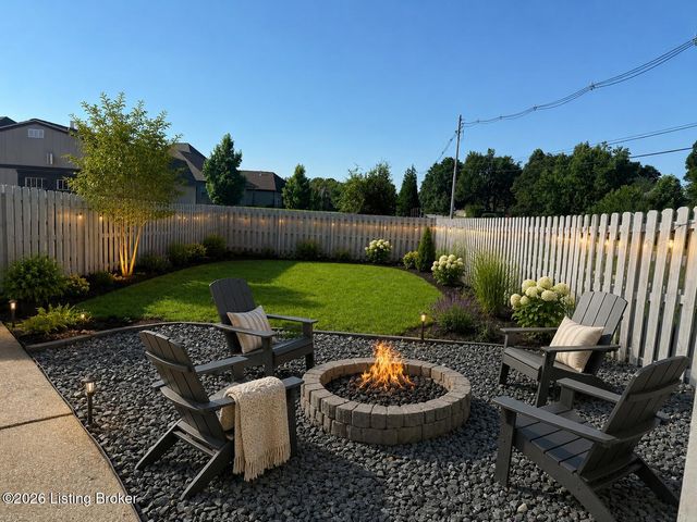 1118 Silvercrest Ln, Louisville, KY 40223