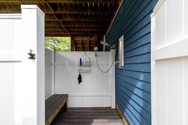 244-244A Holmes St, Halifax, MA 02338