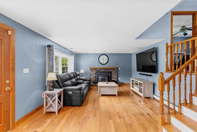 244-244A Holmes St, Halifax, MA 02338