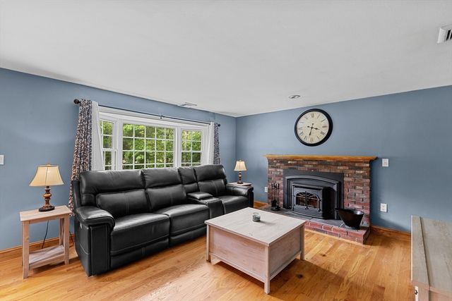 244-244A Holmes St, Halifax, MA 02338