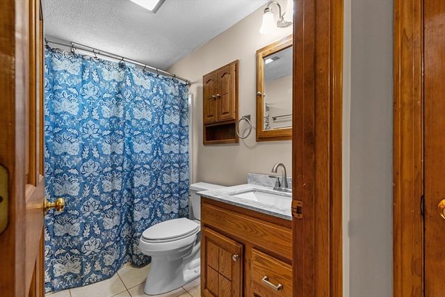 244-244A Holmes St, Halifax, MA 02338