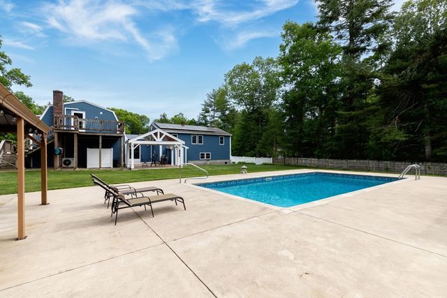 244-244A Holmes St, Halifax, MA 02338