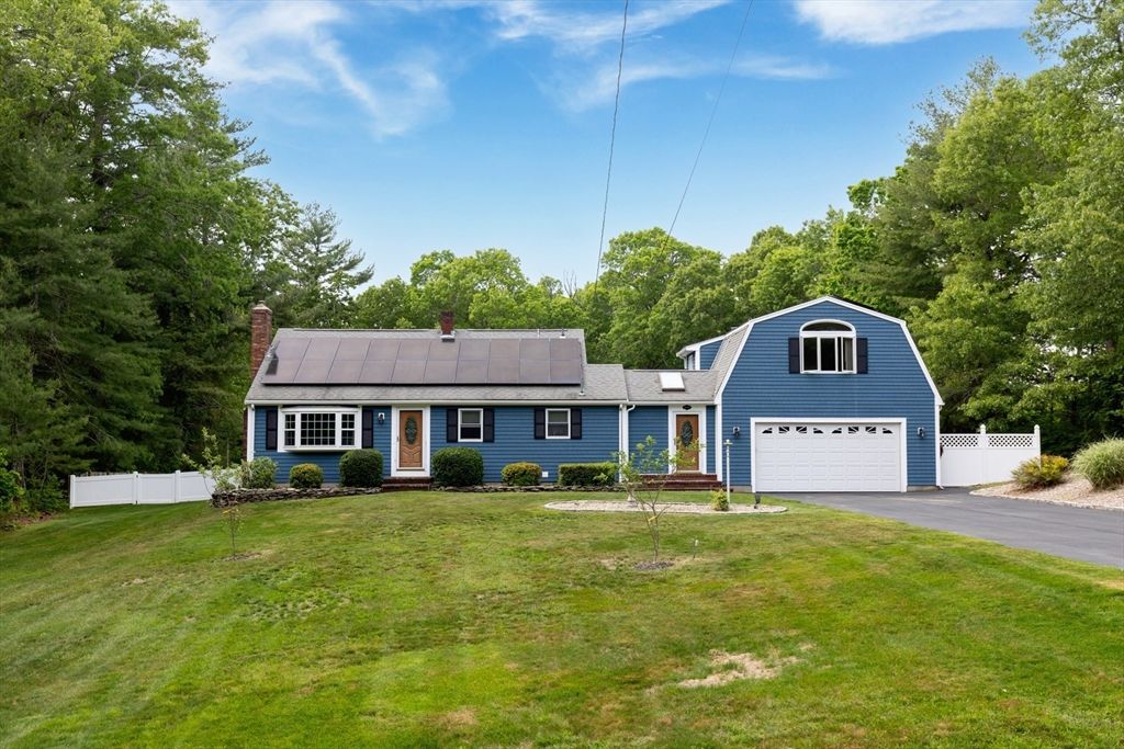 244-244A Holmes St, Halifax, MA 02338