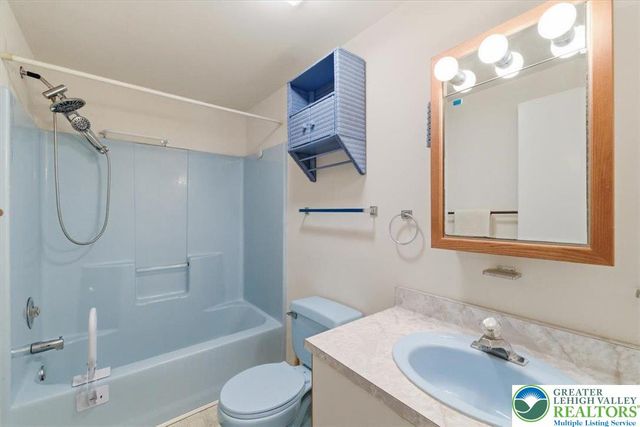 183 Dogwood Lane, Polk Twp, PA 18058