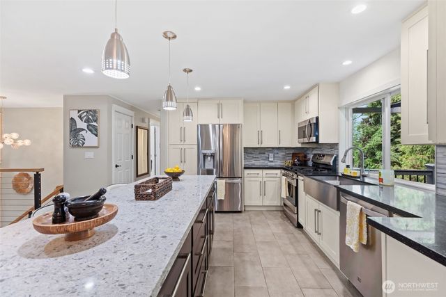 12017 106th Avenue NE, Kirkland, WA 98034