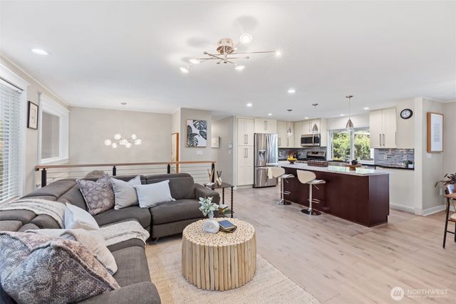 12017 106th Avenue NE, Kirkland, WA 98034