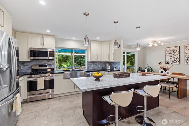 12017 106th Avenue NE, Kirkland, WA 98034