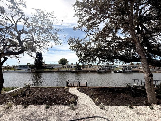 12611 1ST ISLE, Hudson, FL 34667