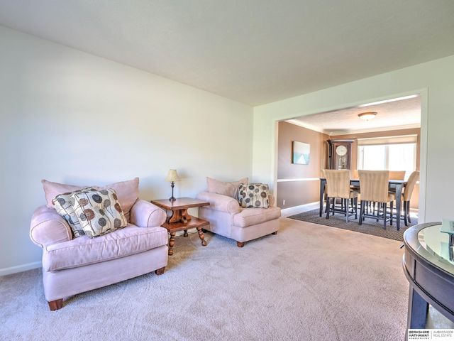 17631 Monroe Street, Omaha, NE 68135