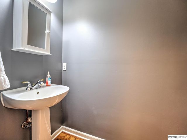 17631 Monroe Street, Omaha, NE 68135