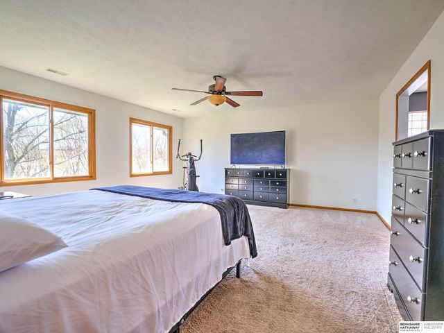 17631 Monroe Street, Omaha, NE 68135