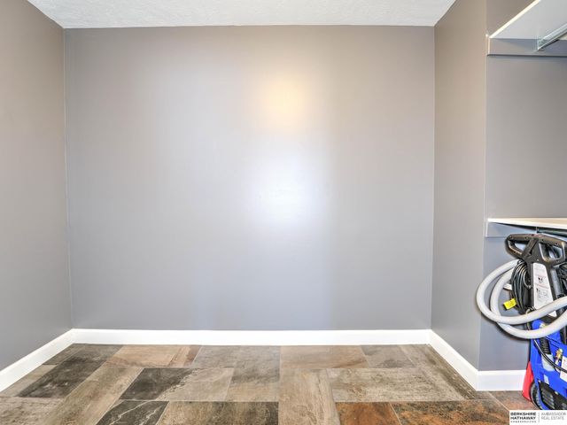 17631 Monroe Street, Omaha, NE 68135